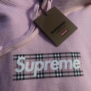 Supreme x Burberry limited, Sz M, ONLY worn once, still has tags !!!
